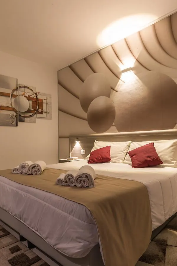 La Piazzetta Guest House Olbia 3*,
